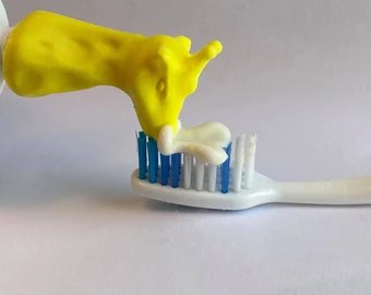 Giraffe Toothpaste Cap